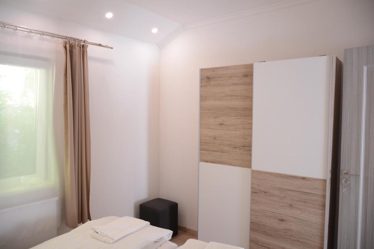 Gaestehaus Coco كريمس ان دير دوناو المظهر الخارجي الصورة