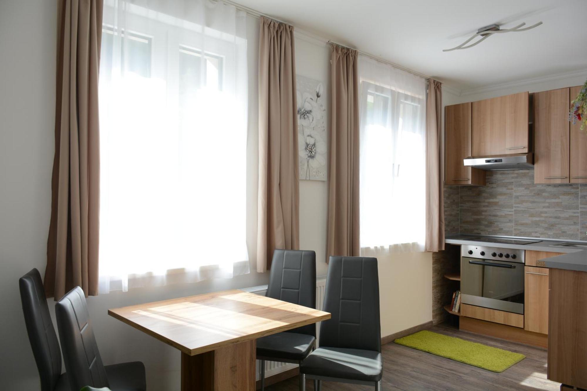 Gaestehaus Coco كريمس ان دير دوناو المظهر الخارجي الصورة
